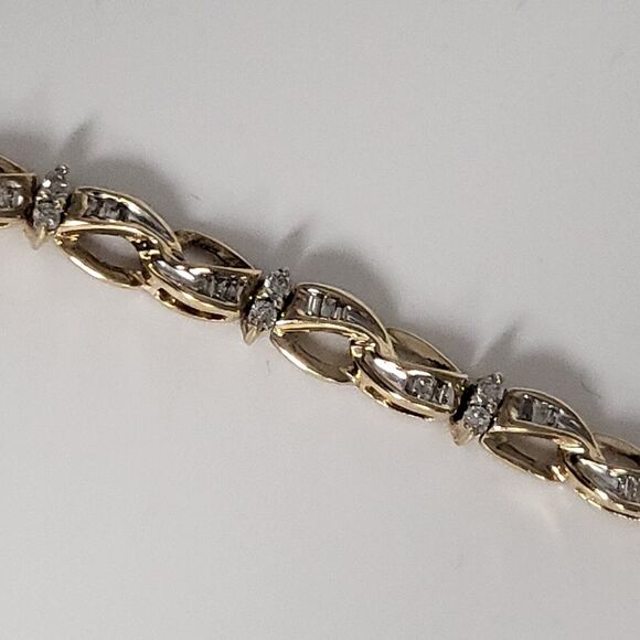 Beautiful 10K yellow gold oval link Diamonds Bracelet 7" - Picture 7 of 12